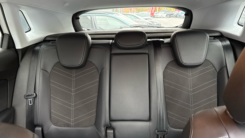 Vauxhall Grandland 1.2 Turbo Ultimate 5dr Petrol Hatchback